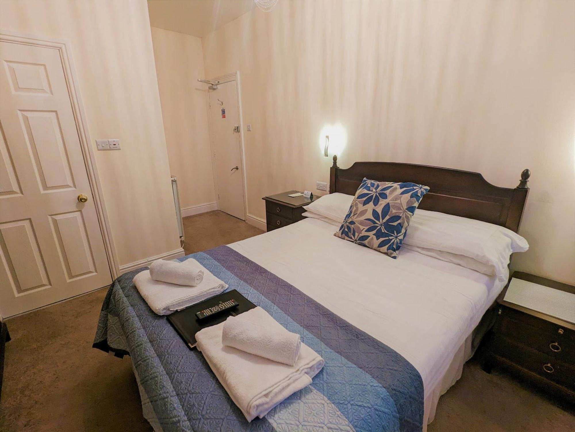 ランディドノー The Senarth Bed & Breakfast エクステリア 写真