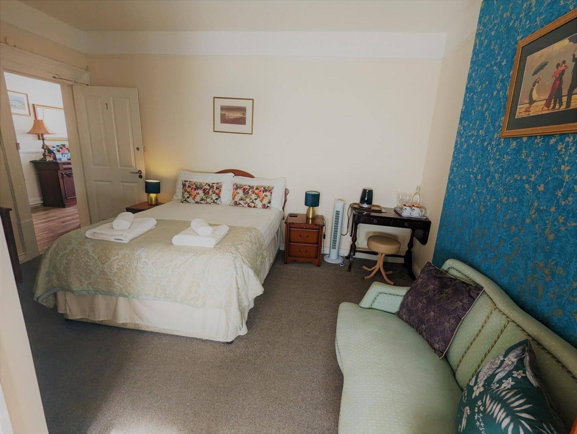 ランディドノー The Senarth Bed & Breakfast エクステリア 写真